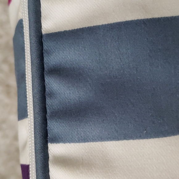 $5 w/Bundle. UK FLAG pillow - Picture 6 of 7